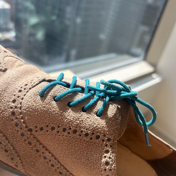 Cole Haan 8 GUC some wear Tan and Blue Oxford Shoes with Brogue Detailing - Picture 8 of 10